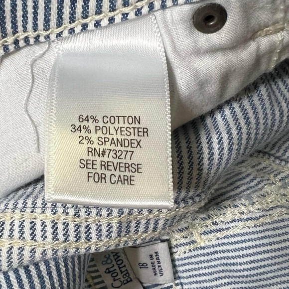 CROFT & Barrow Striped Shorts Women’s (Sz 18) - Picture 4 of 8